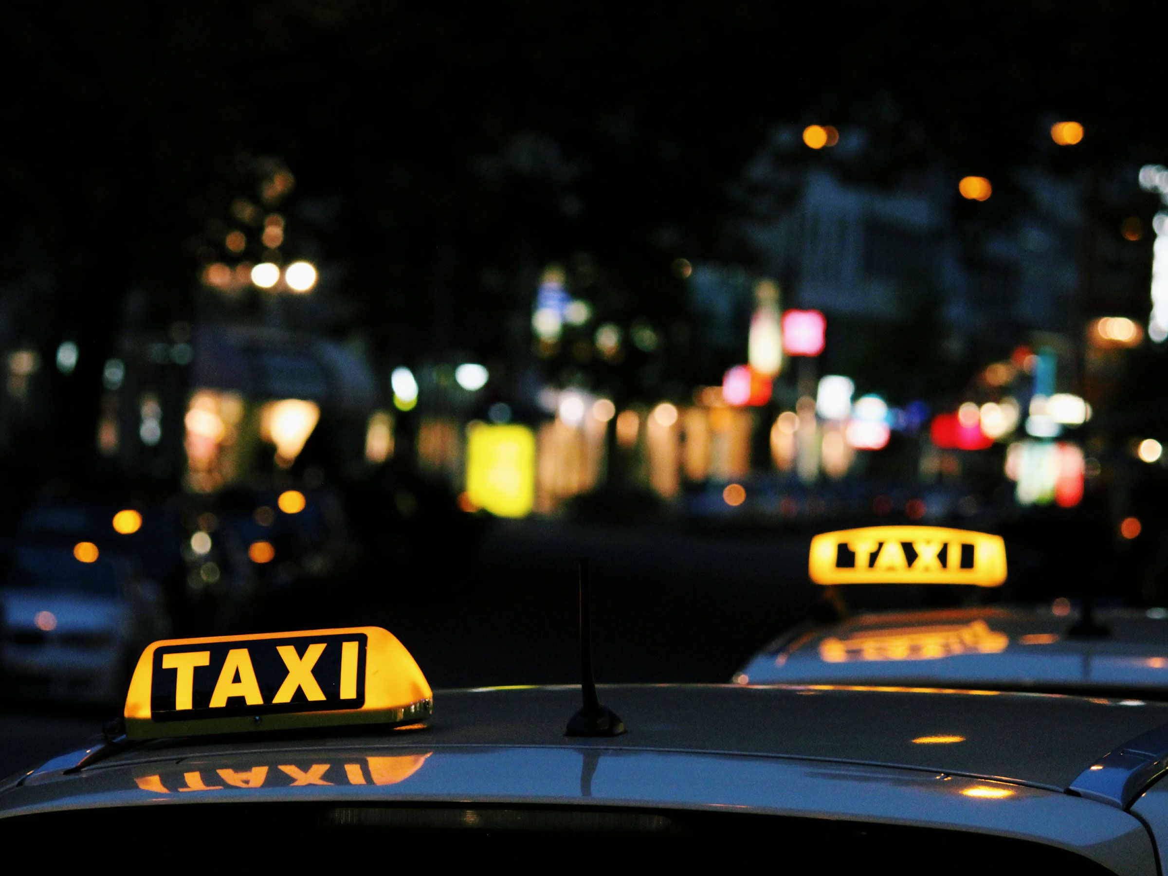 Taxi at Night avada-taxi-blog-03